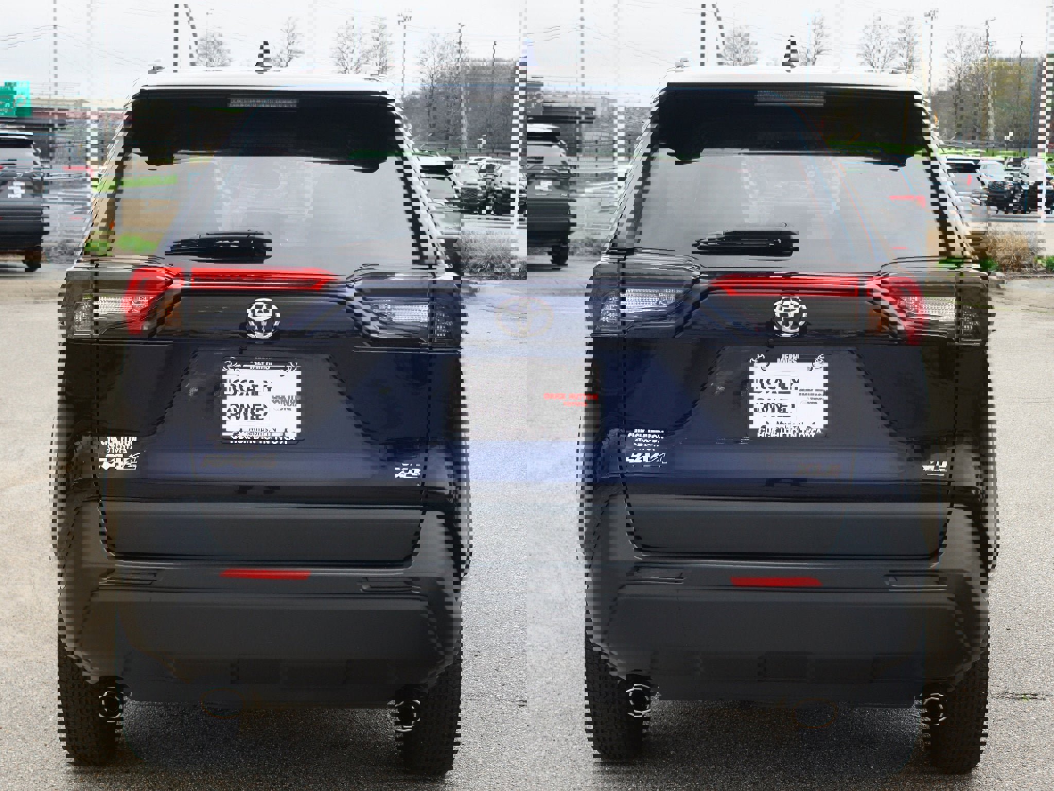 Used 2023 Toyota RAV4 XLE image 3