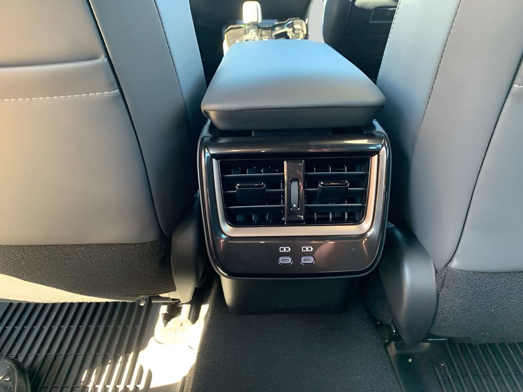 New 2025 Toyota Crown Signia image 14