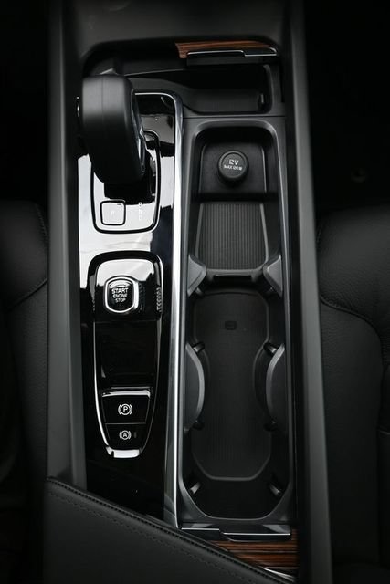 New 2026 Volvo V60 B5 Cross Country Plus w/ Climate Package AWD/4WD image 12