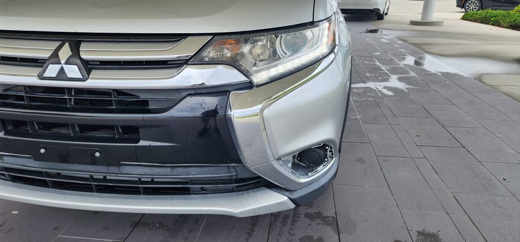Used 2018 Mitsubishi Outlander ES FWD image 15