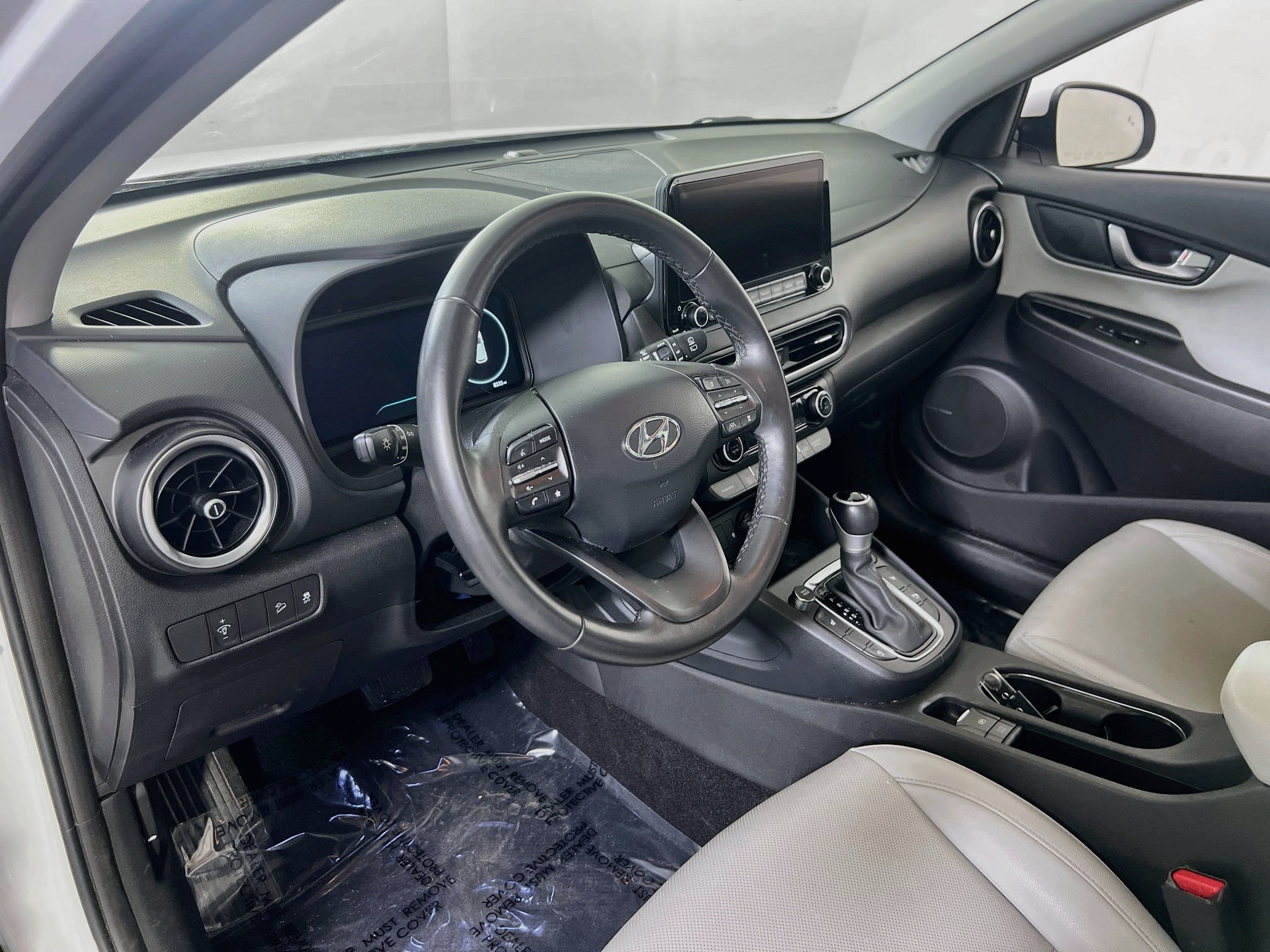 Used 2023 Hyundai Kona Limited AWD/4WD image 9