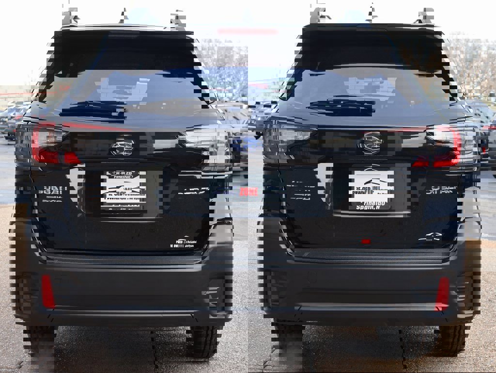 Used 2022 Subaru Outback Premium image 5