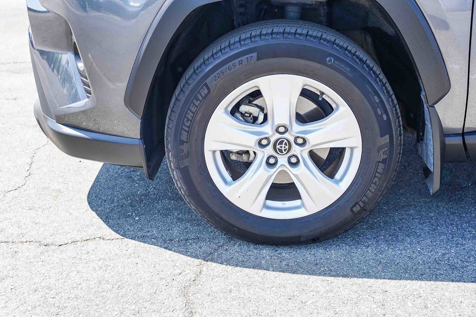 Used 2020 Toyota RAV4 XLE image 8