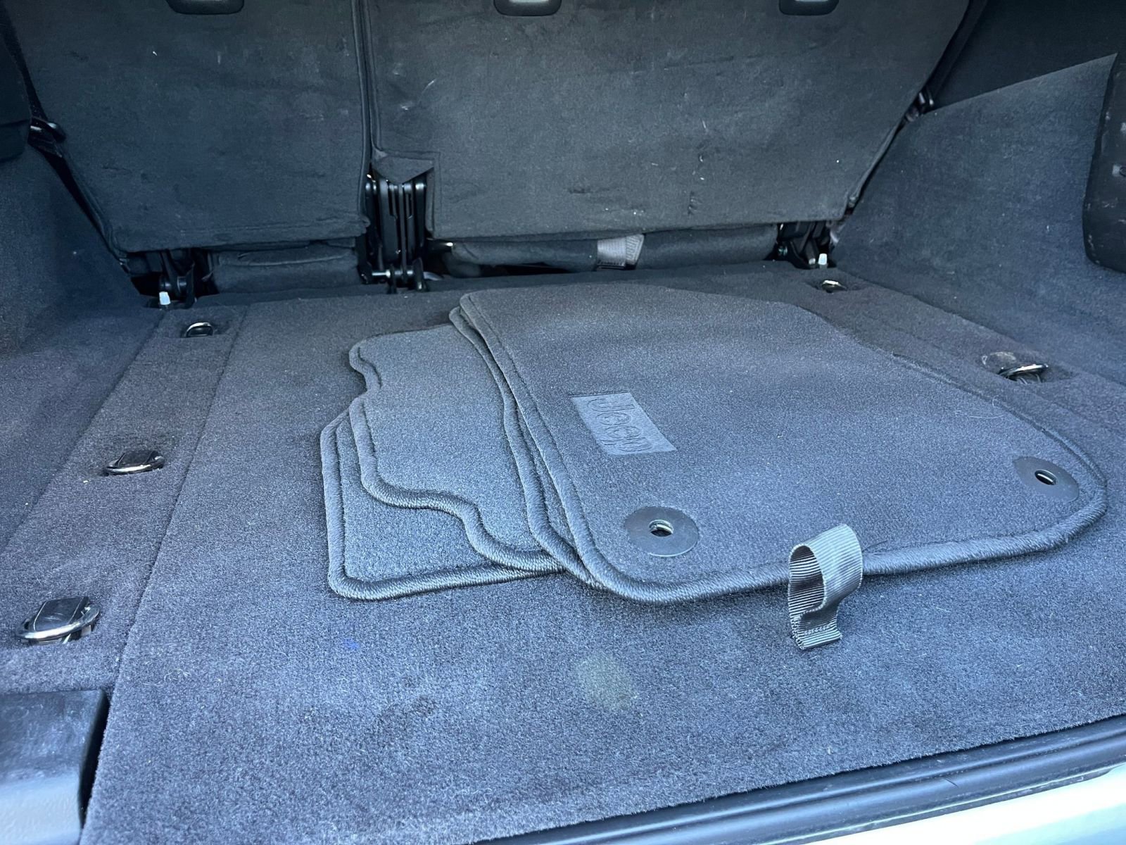 Used 2025 Jeep Wrangler Sahara image 31