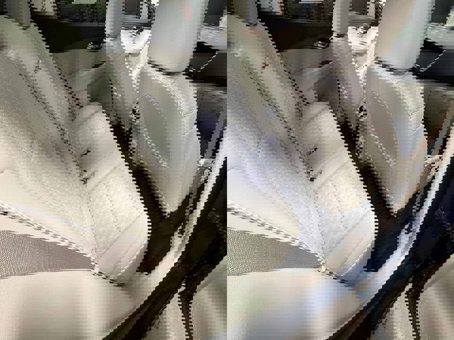 Used 2023 Buick Envision Avenir image 27