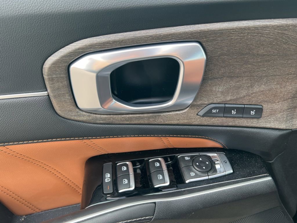 Used 2023 Kia Sorento SX Prestige image 10