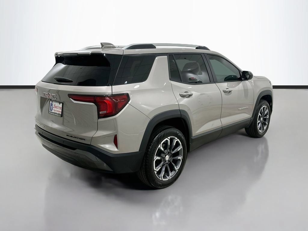 Used 2025 GMC Terrain Elevation w/ Elevation Premium Package AWD/4WD image 7