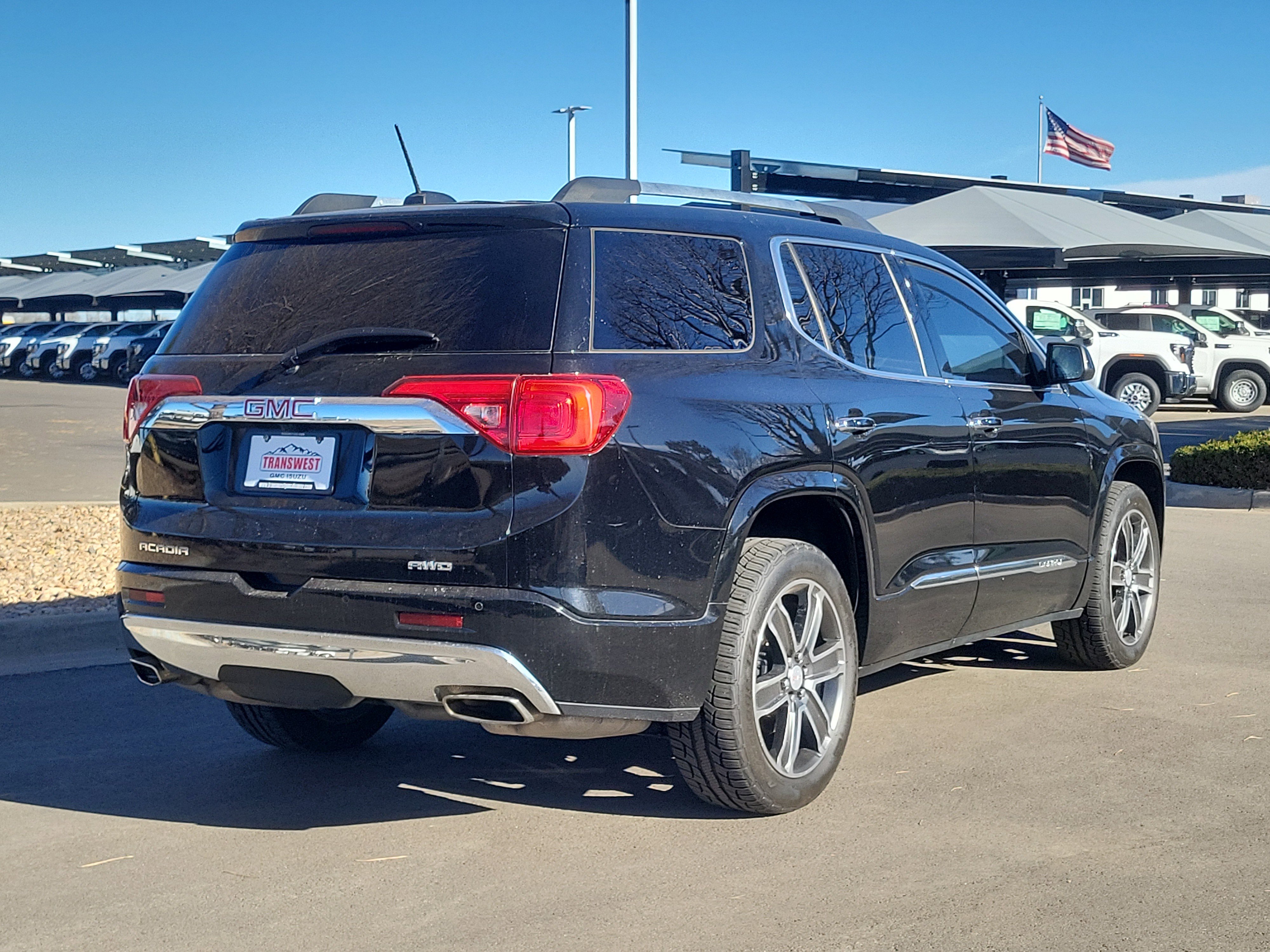 Certified 2017 GMC Acadia Denali w/ Technology Package image 2