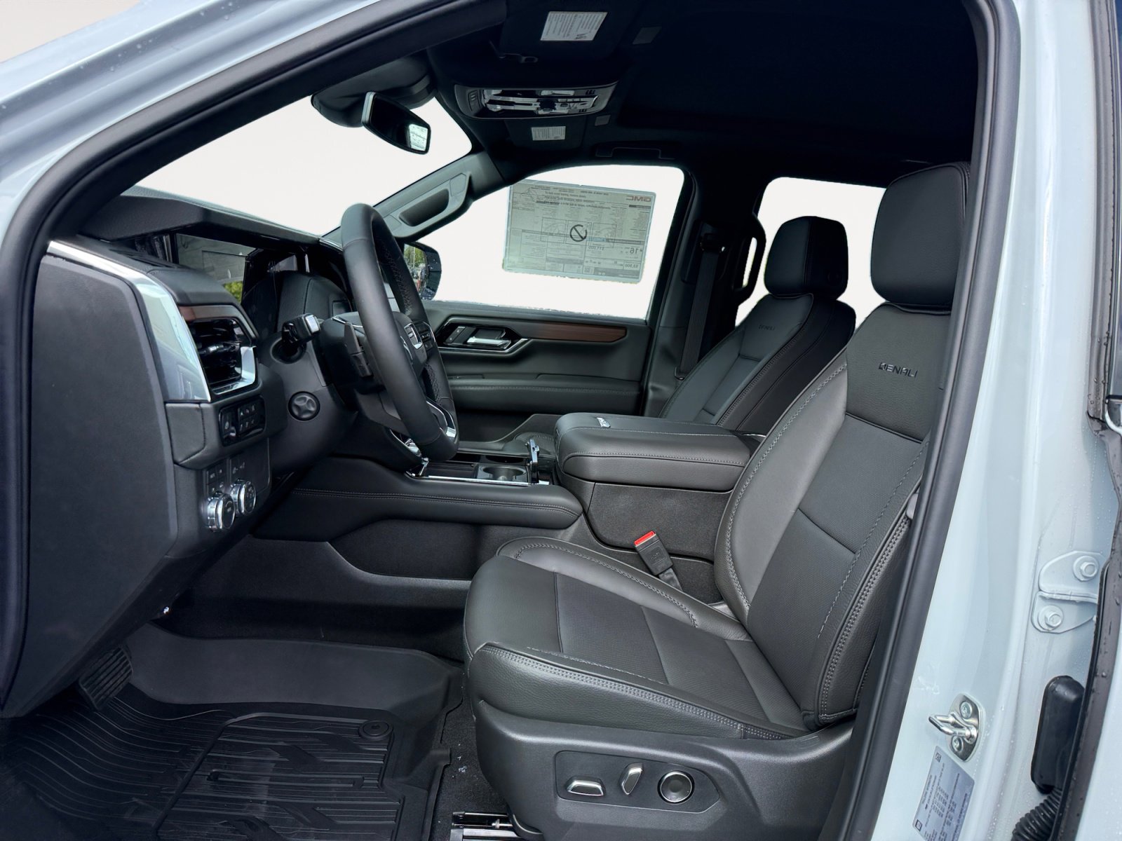 New 2026 GMC Yukon XL Denali w/ Sun & Power Step Package AWD/4WD image 10
