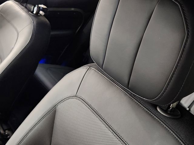 Used 2025 Land Rover Defender 110 X image 14