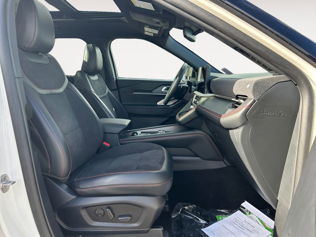 Used 2025 Ford Explorer ST AWD/4WD image 10