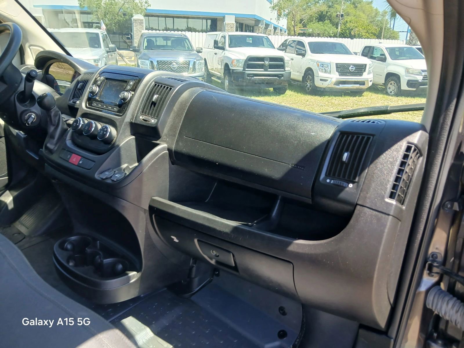Used 2020 RAM ProMaster 2500 w/ Interior Convenience Group FWD image 18