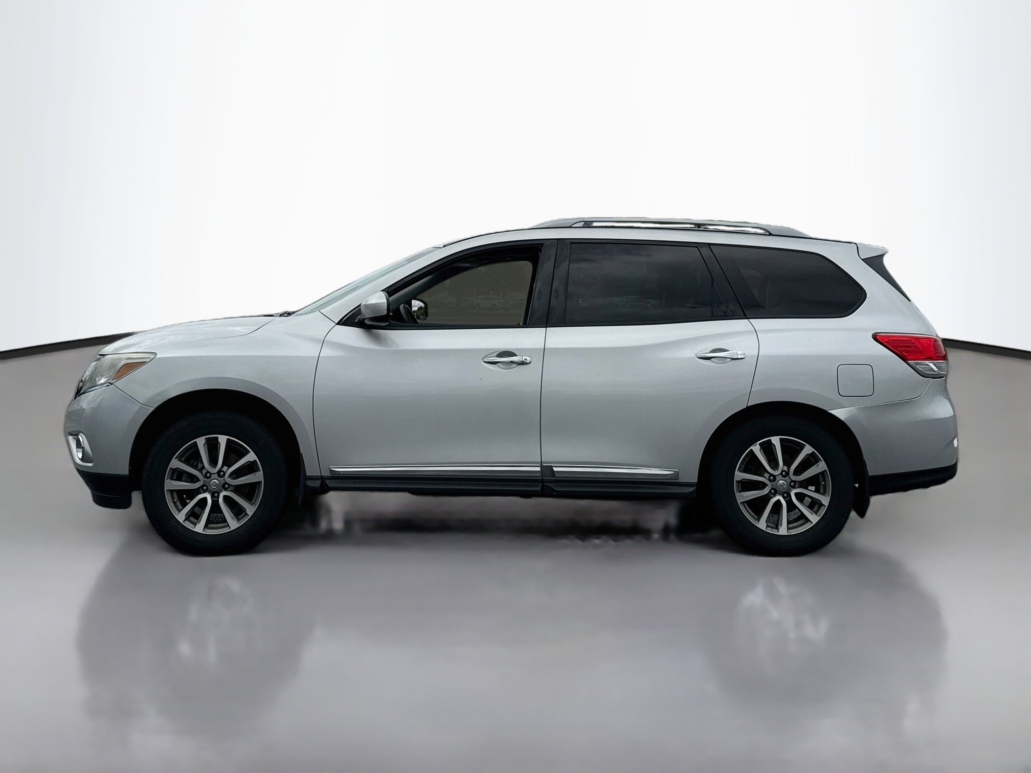 Used 2013 Nissan Pathfinder SL w/ SL Premium Pkg AWD/4WD image 4
