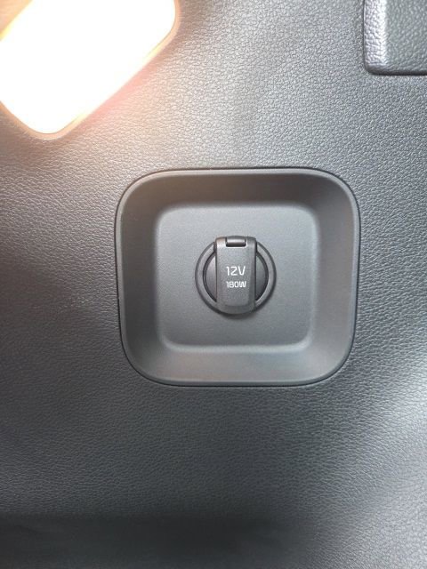 Used 2025 Kia Sportage EX image 11