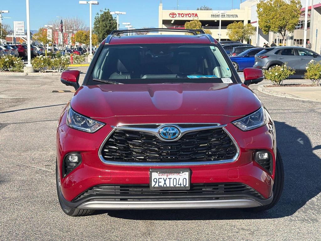 Used 2023 Toyota Highlander Platinum image 2