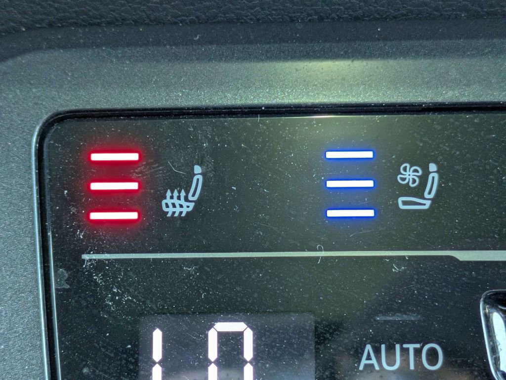 Used 2022 Volkswagen Tiguan SEL R-Line AWD/4WD image 34