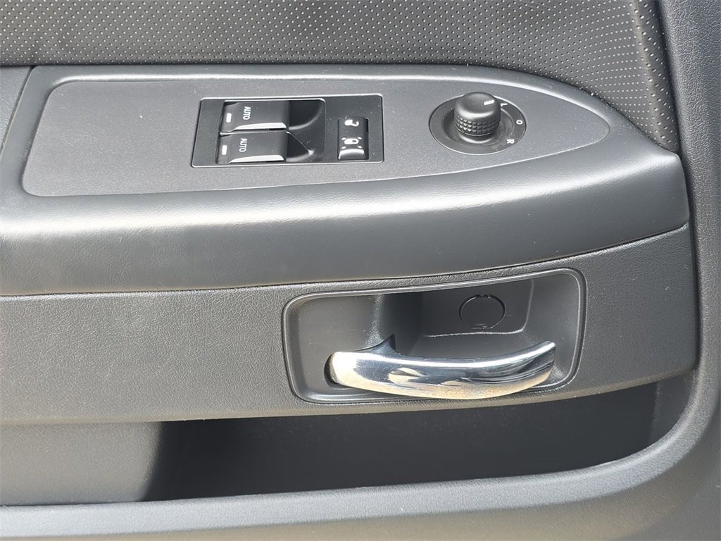 Used 2010 Dodge Challenger R/T image 24