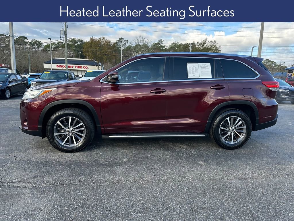 Used 2018 Toyota Highlander XLE image 2