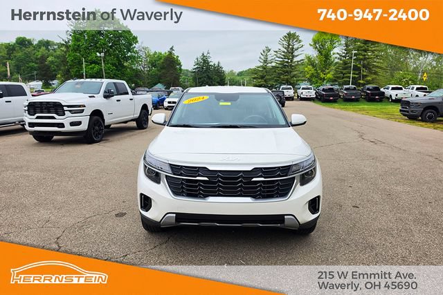 Used 2024 Kia Seltos LX AWD/4WD image 2