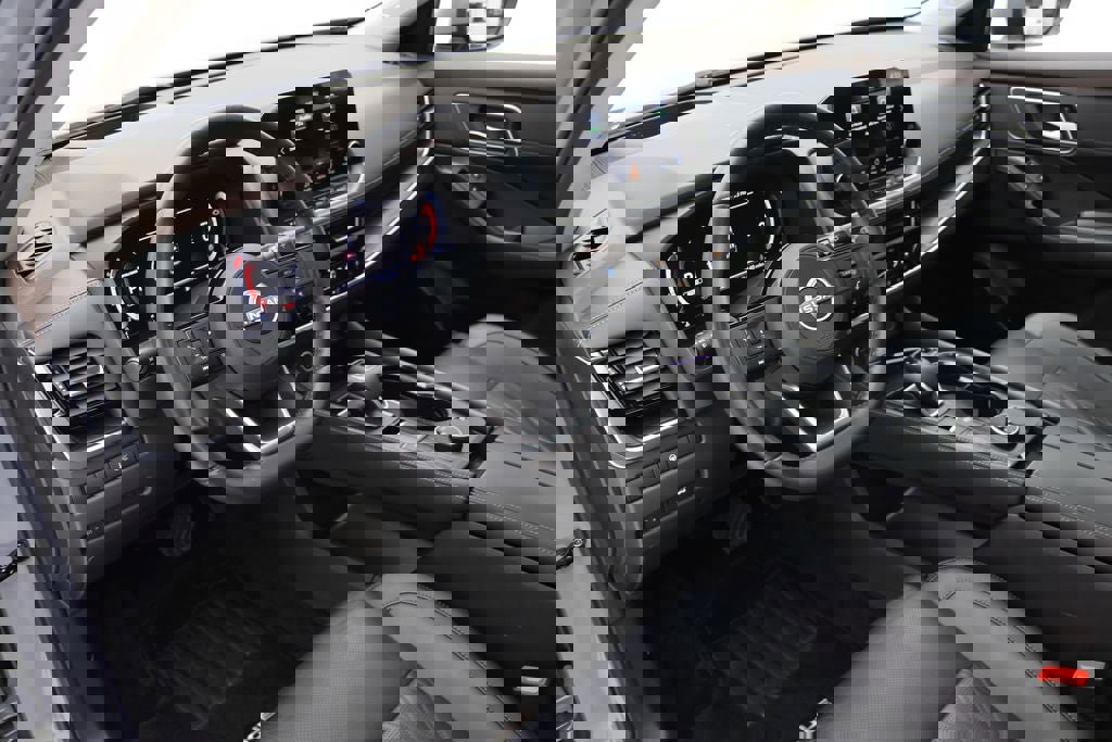 Used 2023 Nissan Rogue Platinum w/ Platinum Premium Package image 15