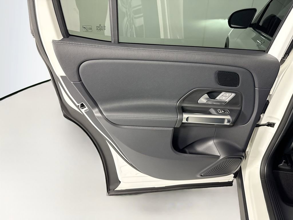 Certified 2023 Mercedes-Benz EQB 300 4MATIC image 27