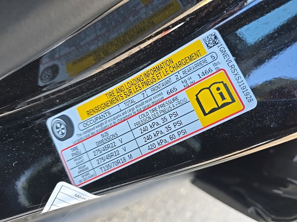 Used 2025 Chevrolet Traverse RS image 14