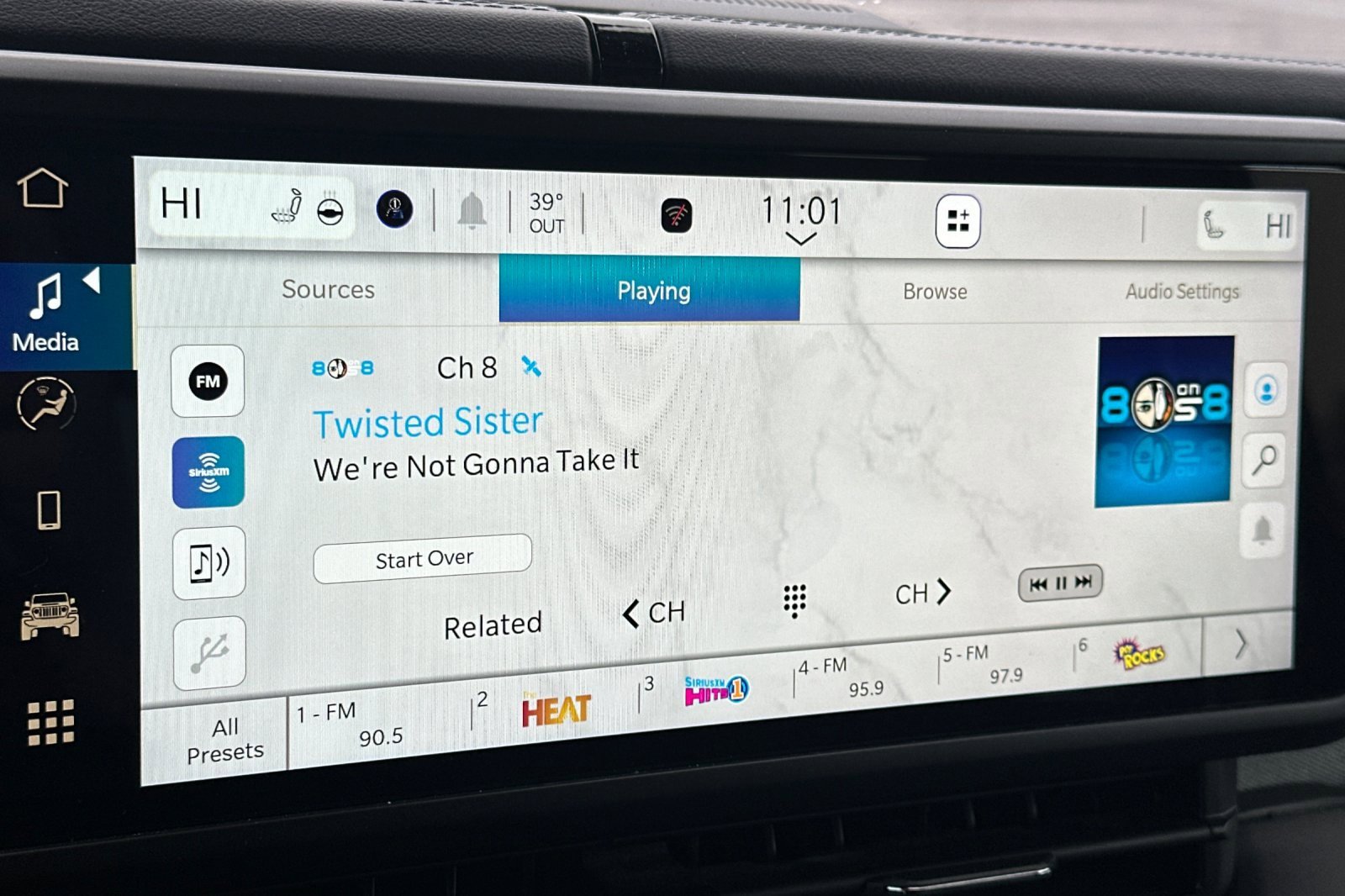 Used 2025 Jeep Wrangler Sahara image 25