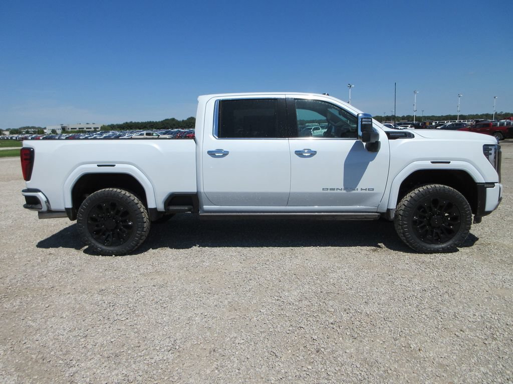 New 2026 GMC Sierra 2500 Denali Ultimate AWD/4WD image 3