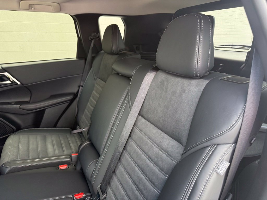 New 2026 Mitsubishi Outlander AWD image 25