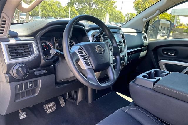 Used 2017 Nissan Titan SV RWD image 13