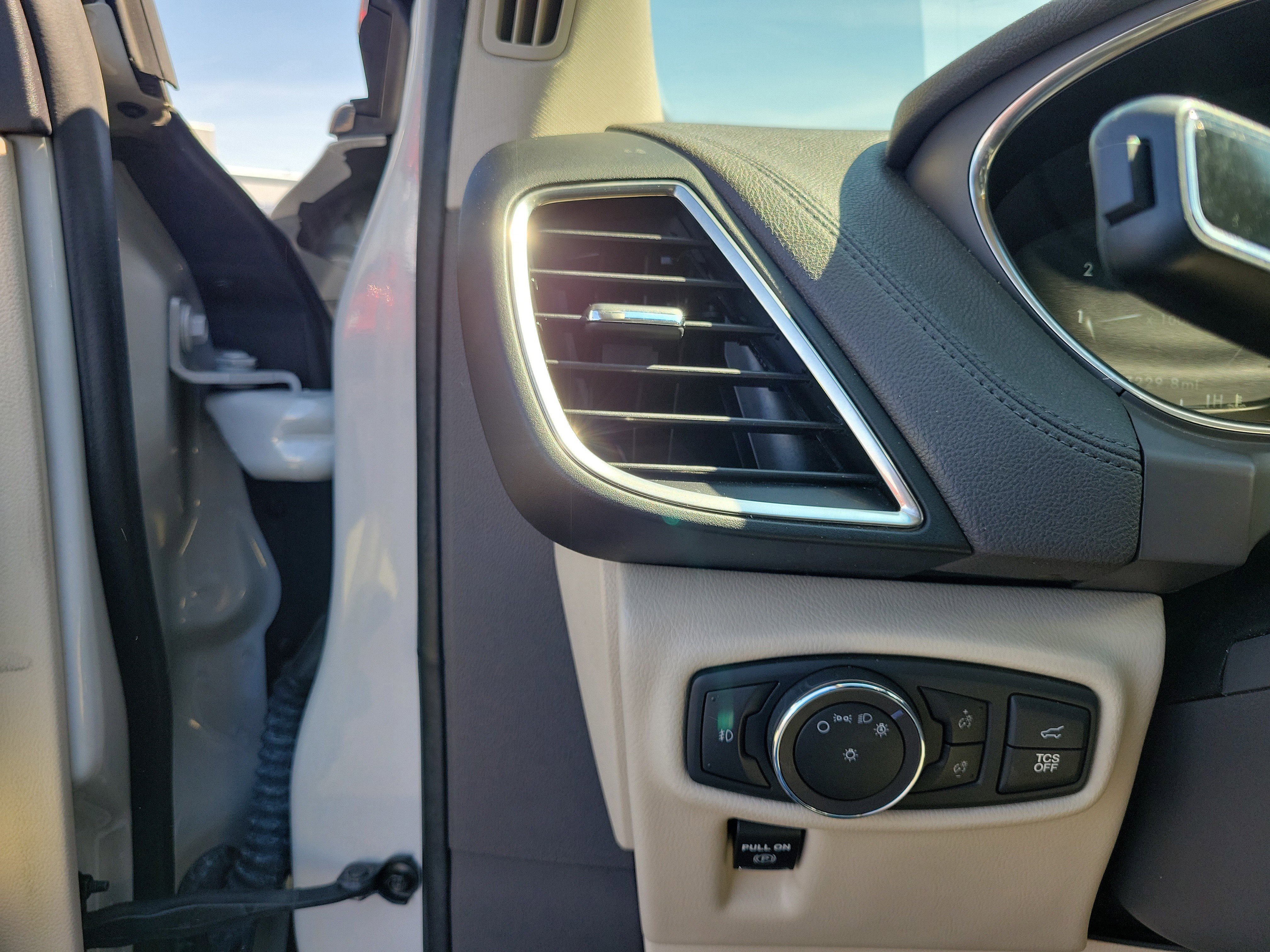 Used 2019 Lincoln Nautilus Reserve image 20