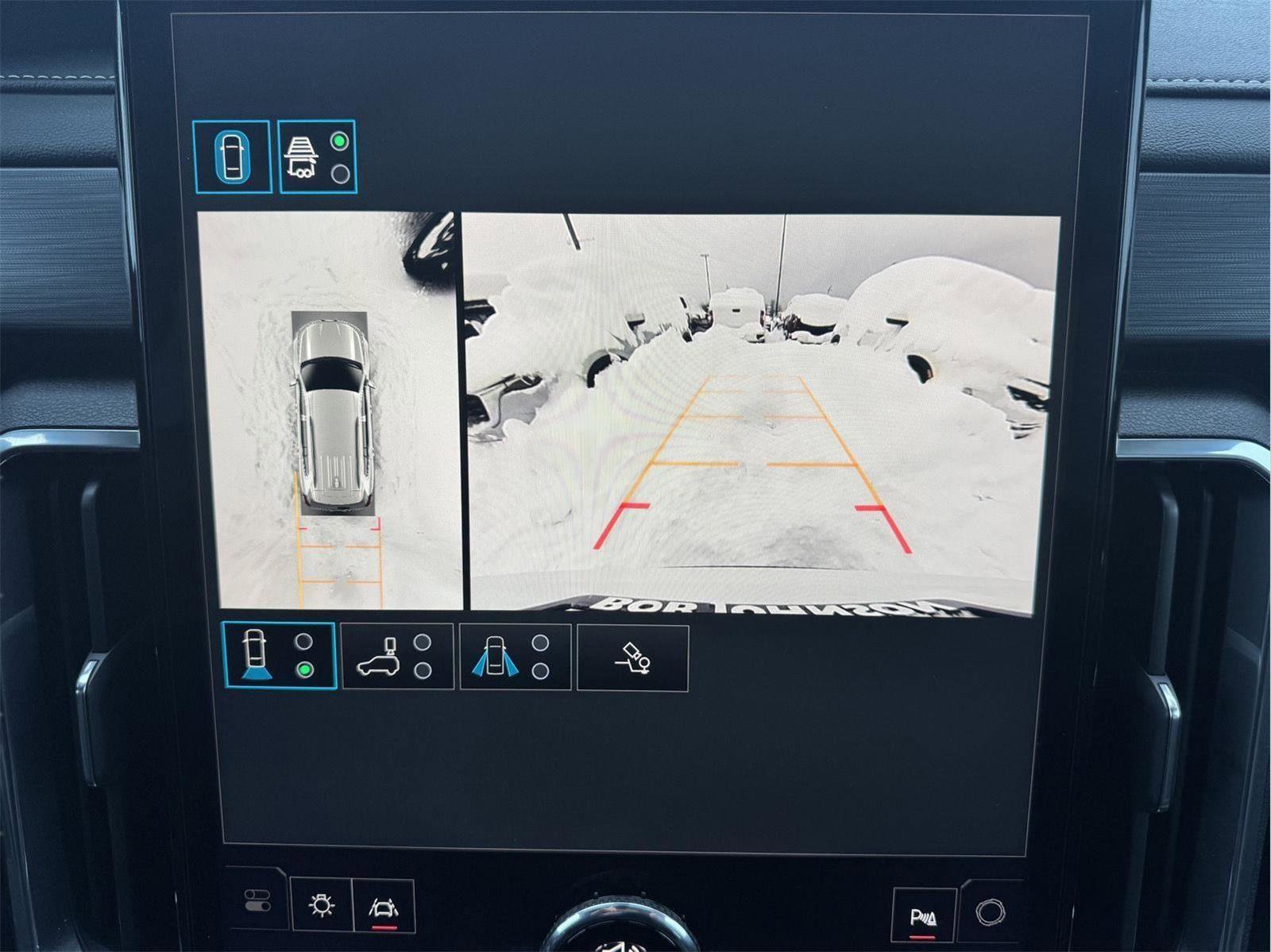 Used 2025 GMC Acadia Elevation image 30