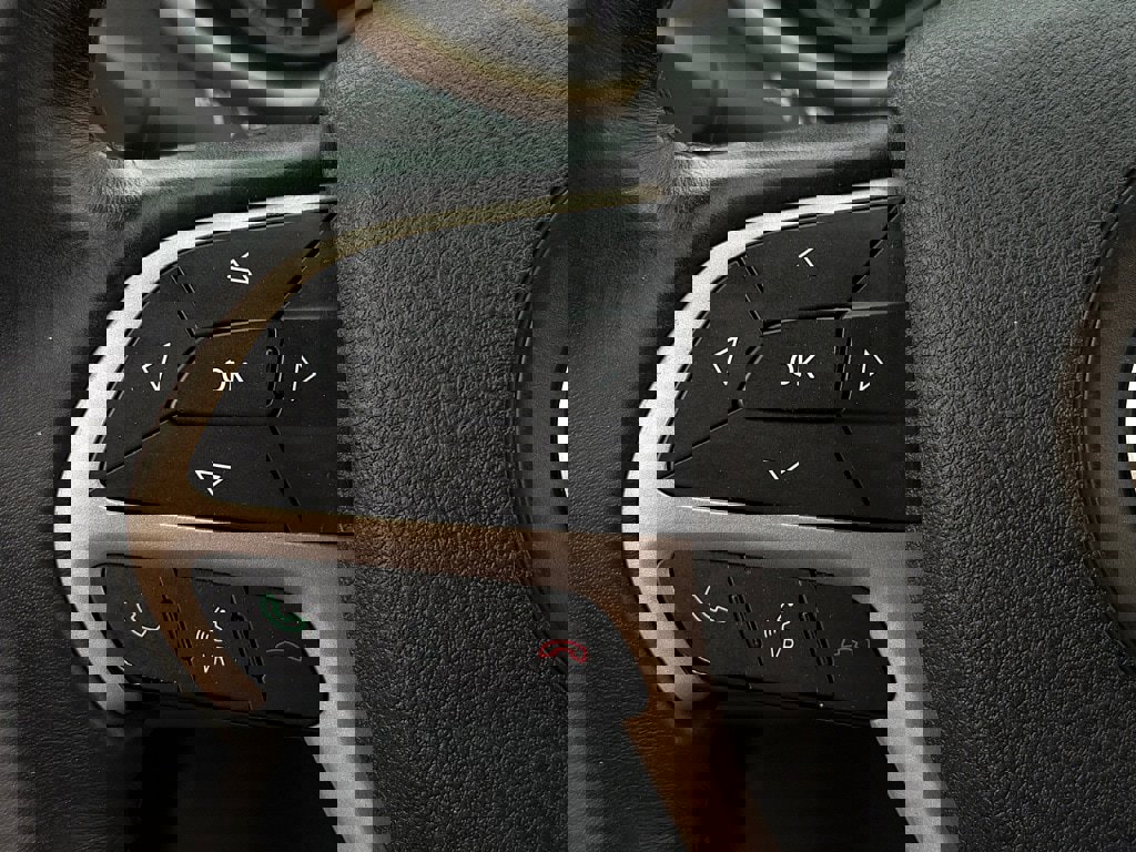 Used 2017 Jeep Cherokee Latitude image 17