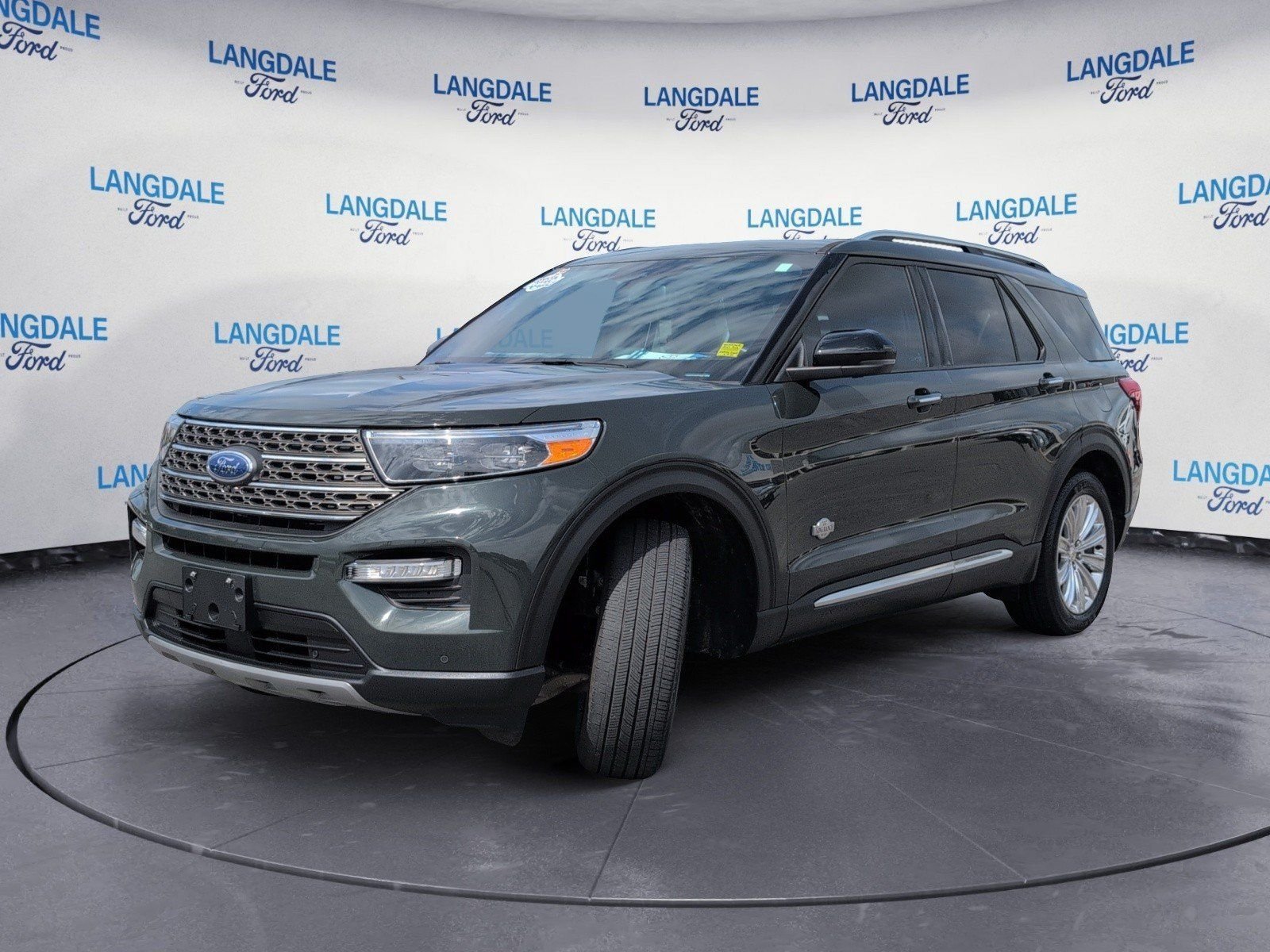 Used 2024 Ford Explorer King Ranch w/ Technology Package RWD image 11