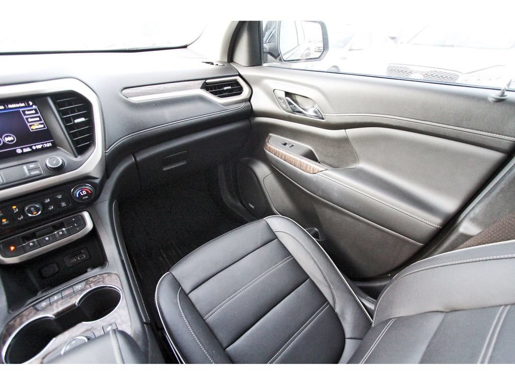 Used 2020 GMC Acadia Denali w/ Technology Package FWD image 11