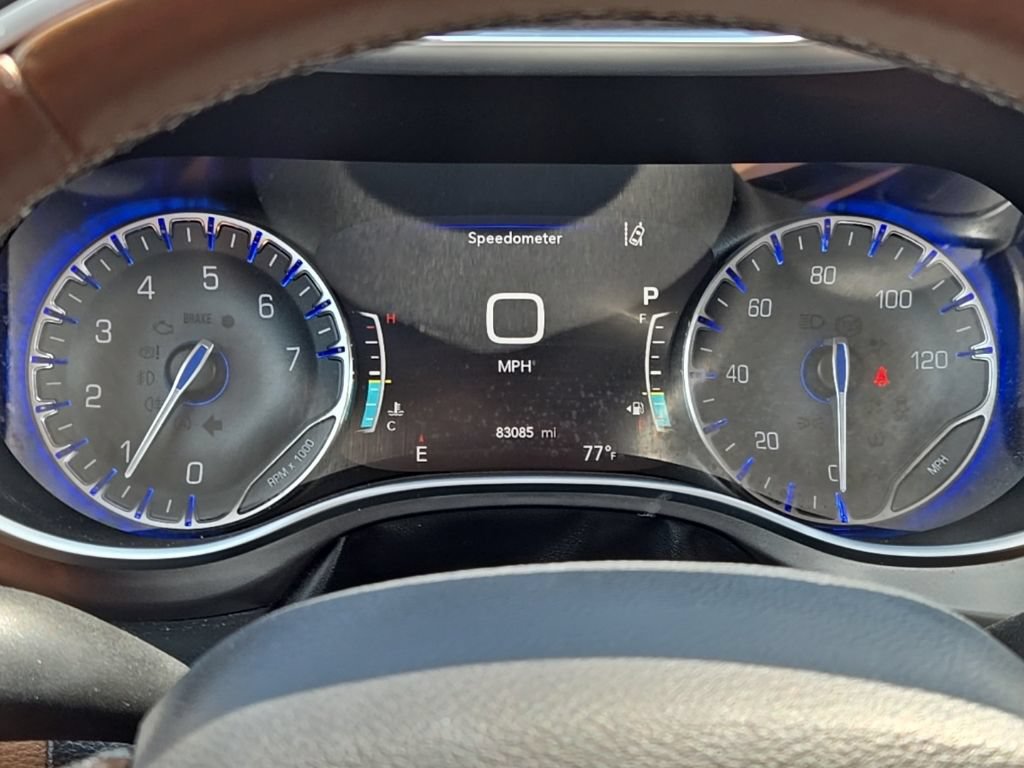 Used 2017 Chrysler Pacifica Limited FWD image 5