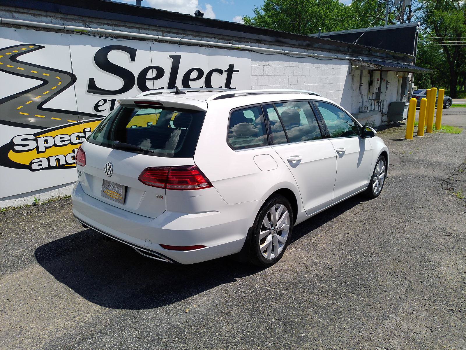 Used 2018 Volkswagen Golf SEL FWD image 4