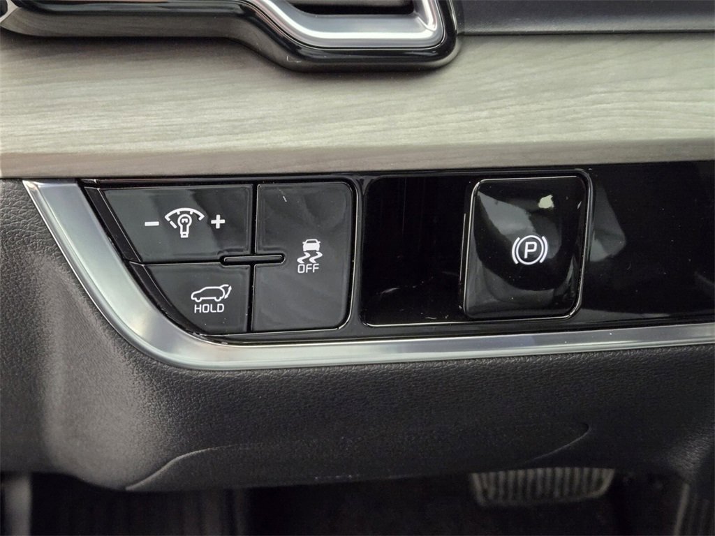 Used 2025 Kia Sportage X-Line w/ Premium Package image 26