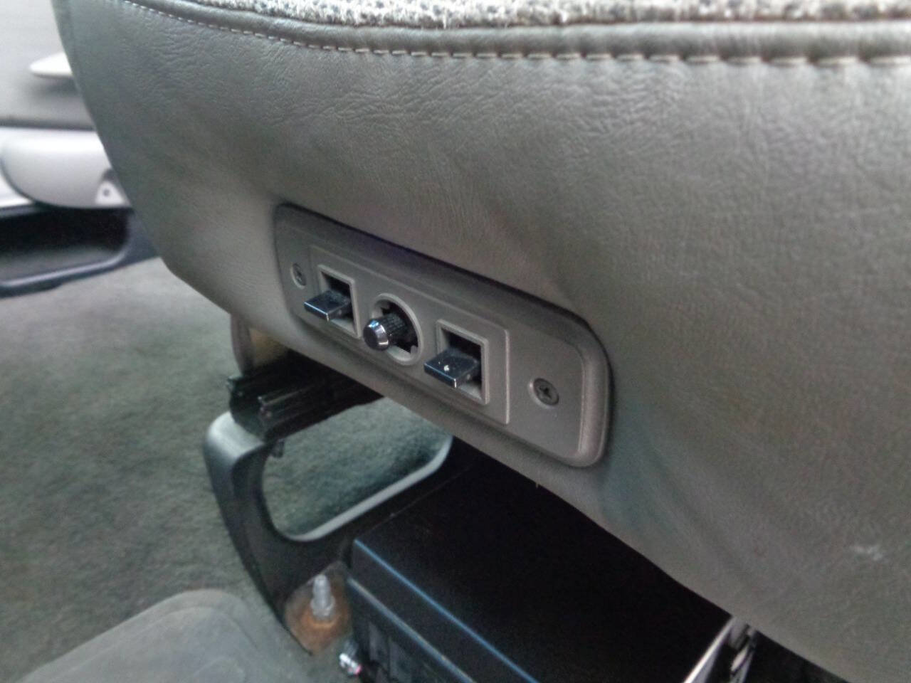 Used 2017 GMC Savana 3500 LT w/ LT Preferred Equipment Group image 31