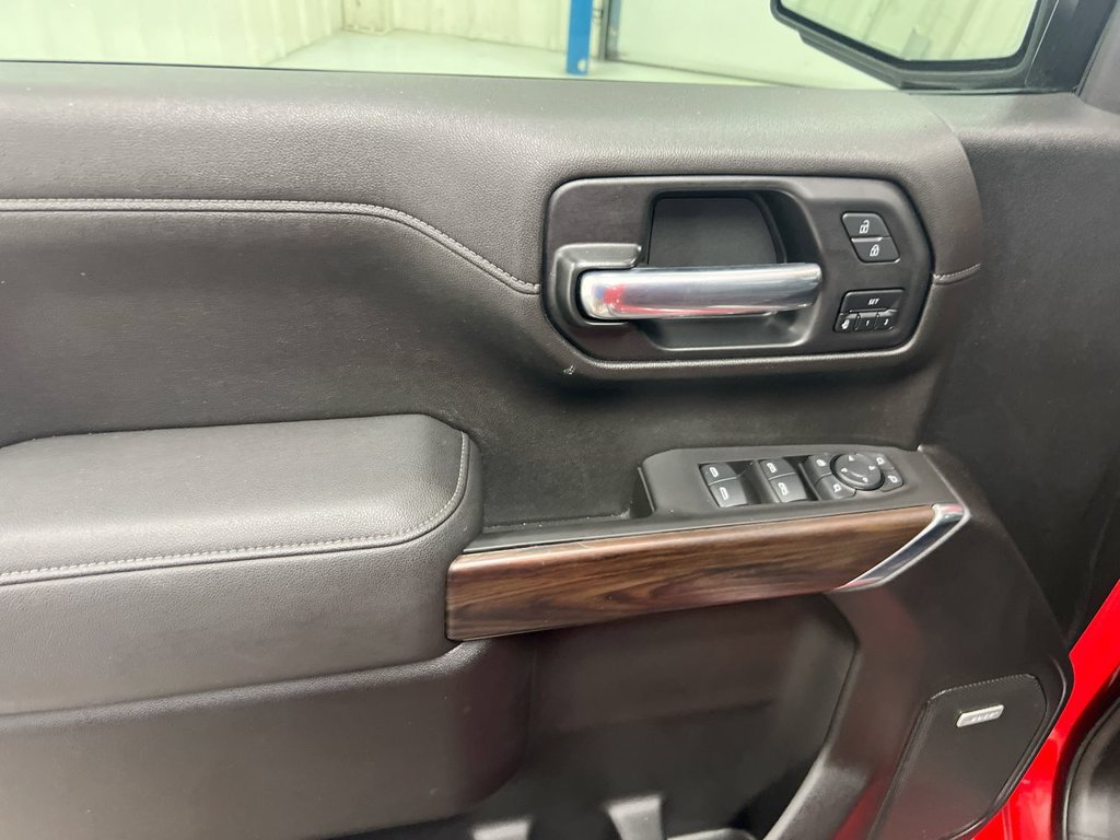 Used 2021 GMC Sierra 1500 SLT w/ SLT Premium Plus Package AWD/4WD image 21