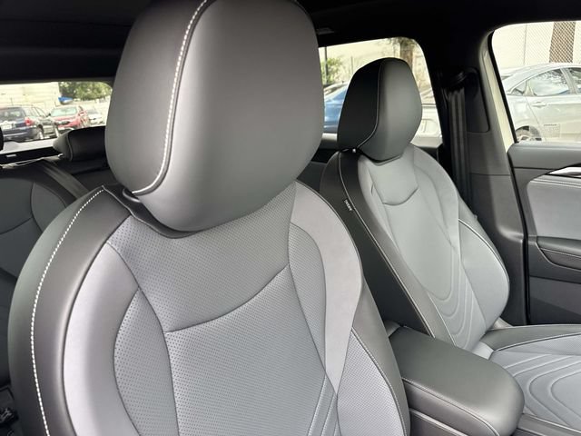 New 2026 Volkswagen Tiguan SE R-Line FWD image 26