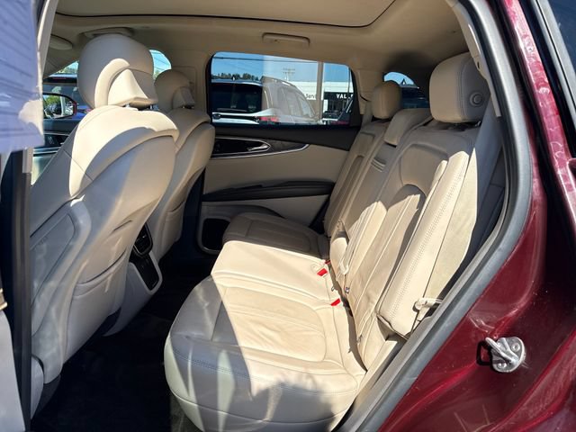 Used 2018 Lincoln MKX Reserve w/ Driver Assistance Package AWD/4WD image 13