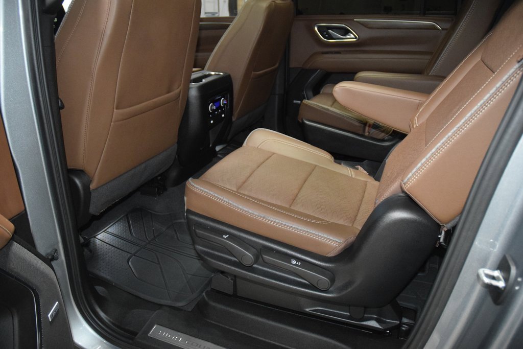 Used 2024 Chevrolet Suburban High Country image 42