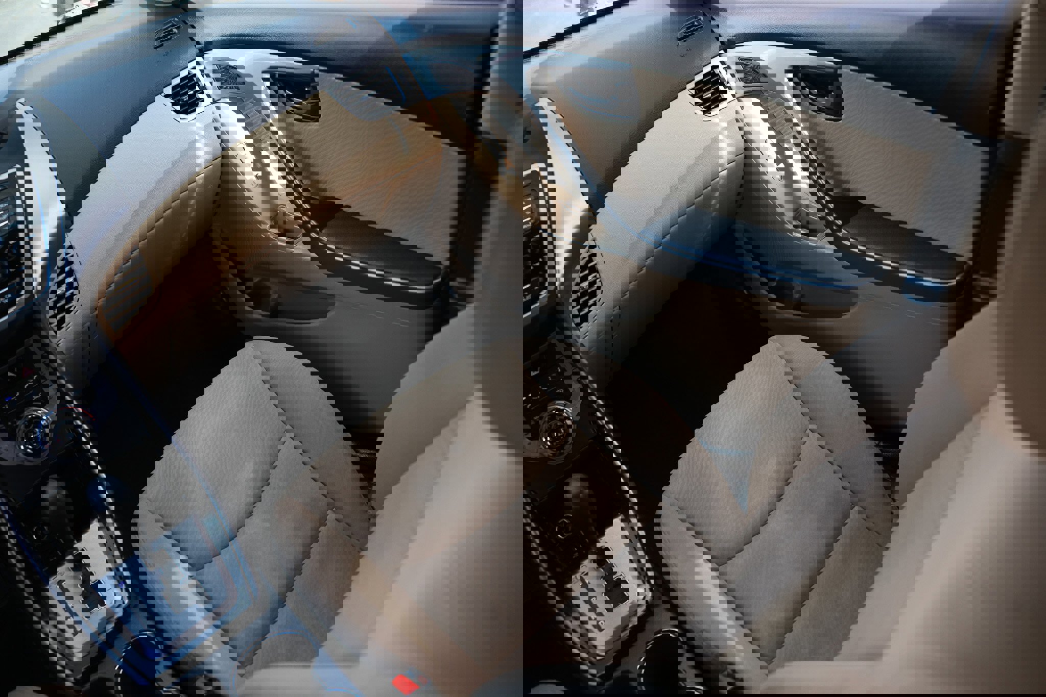 Used 2013 Hyundai Elantra GLS w/ Preferred Pkg image 28