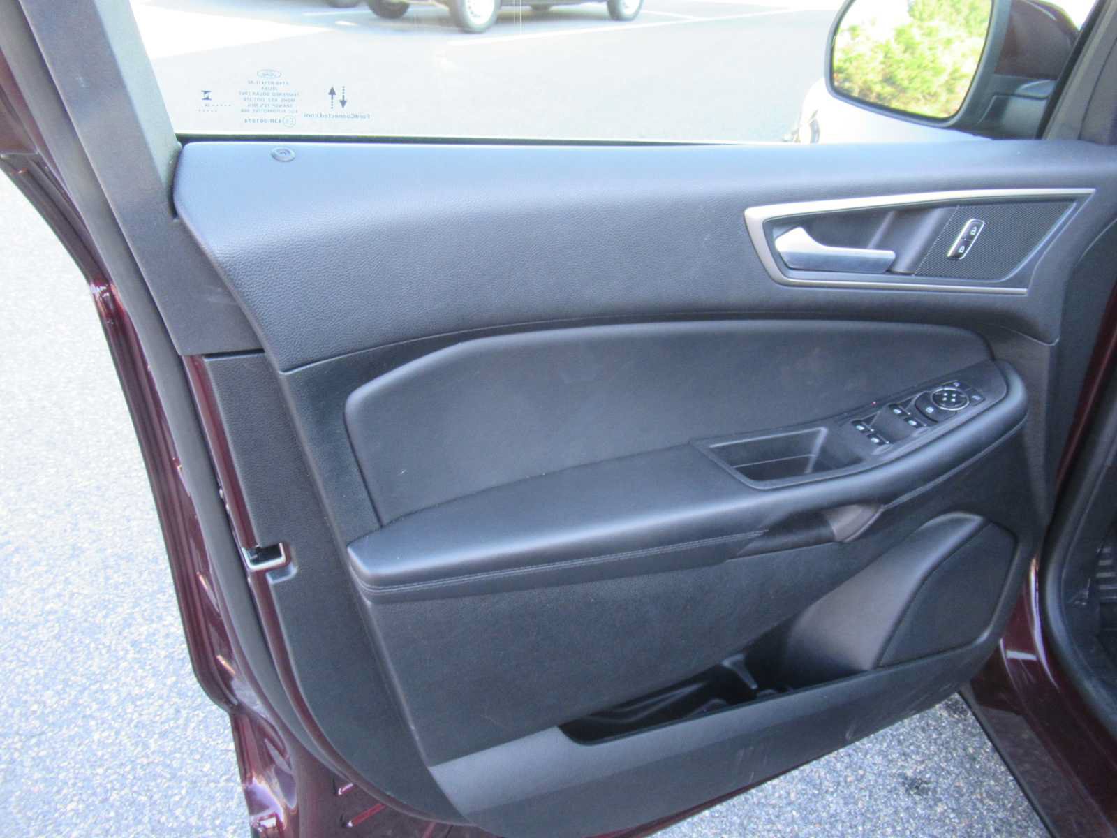 Used 2024 Ford Edge SEL AWD/4WD image 14
