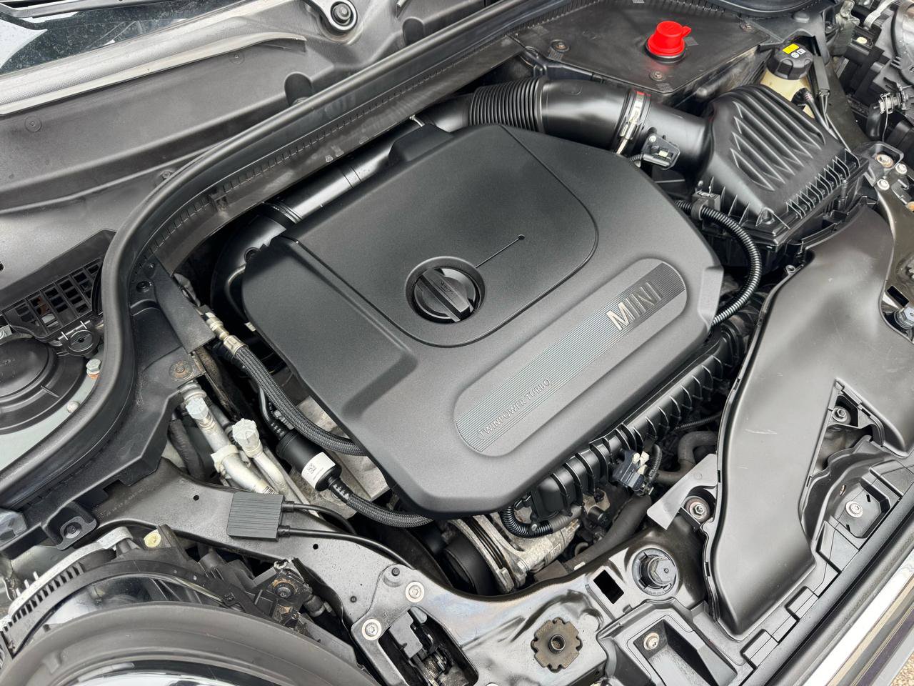 Used 2021 MINI Cooper 2-Door Hardtop w/ Storage Package image 34