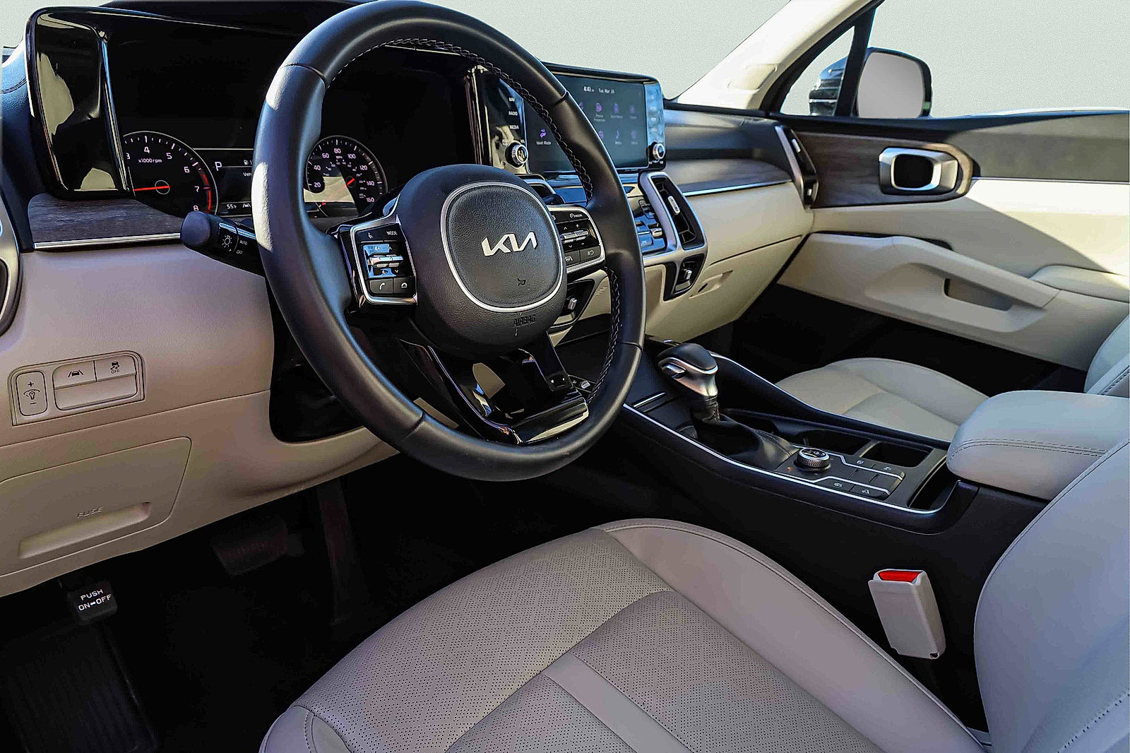 Certified 2023 Kia Sorento S w/ Panoramic Sunroof Package image 8