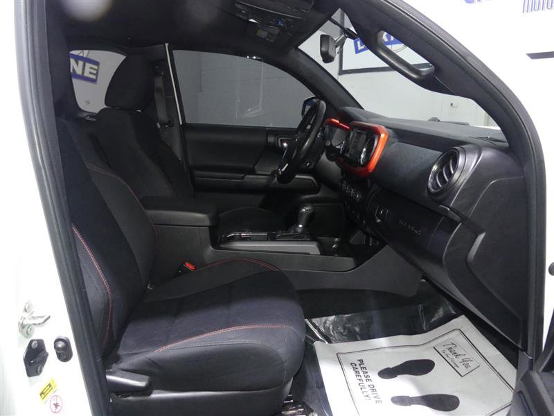 Used 2016 Toyota Tacoma TRD Off-Road w/ Exterior Package image 20