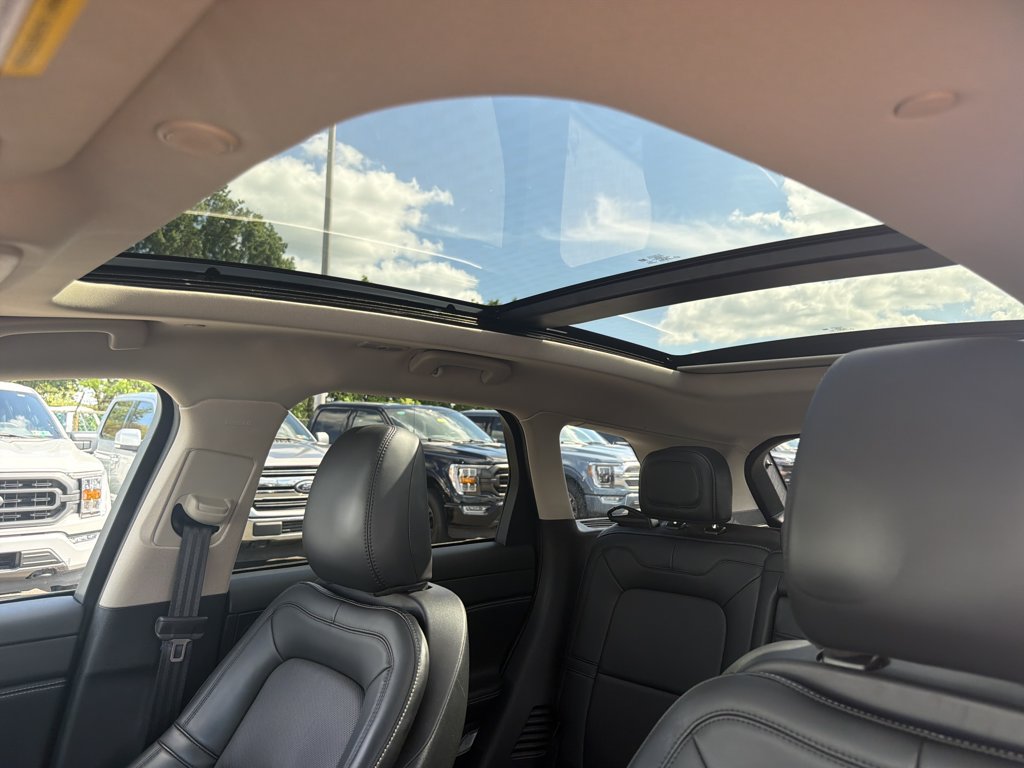 Certified 2025 Lincoln Corsair Reserve w/ Jet Appearance Package AWD/4WD image 29
