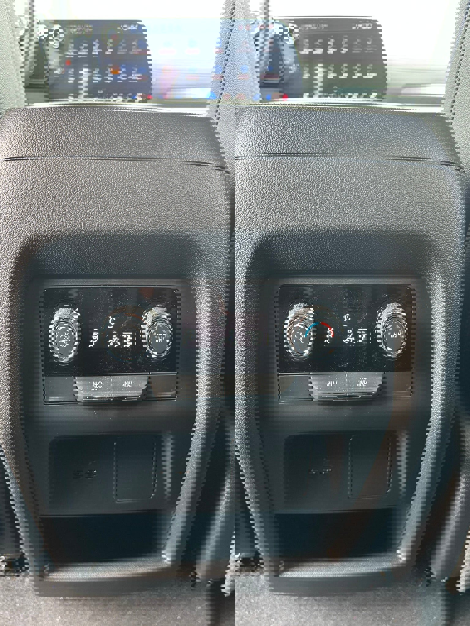 Used 2025 Chevrolet Traverse LT image 15